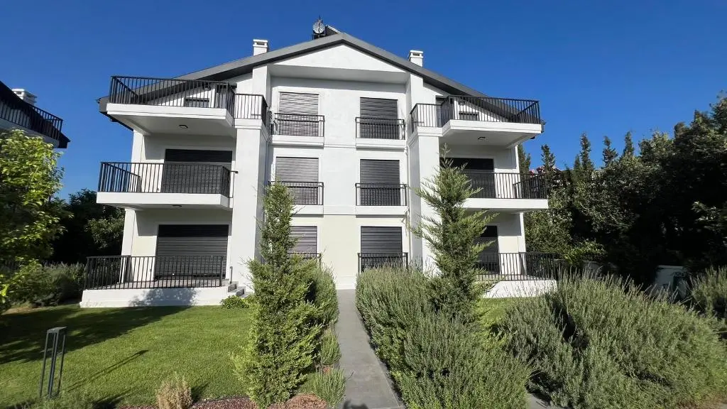 Properties in Babatasi